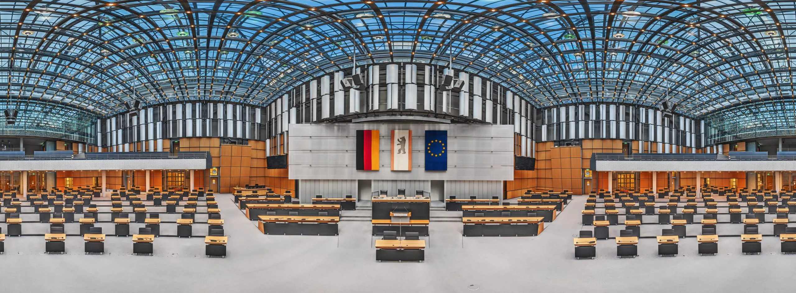 Equirectangular-Ansicht mit interaktiven Hotspots